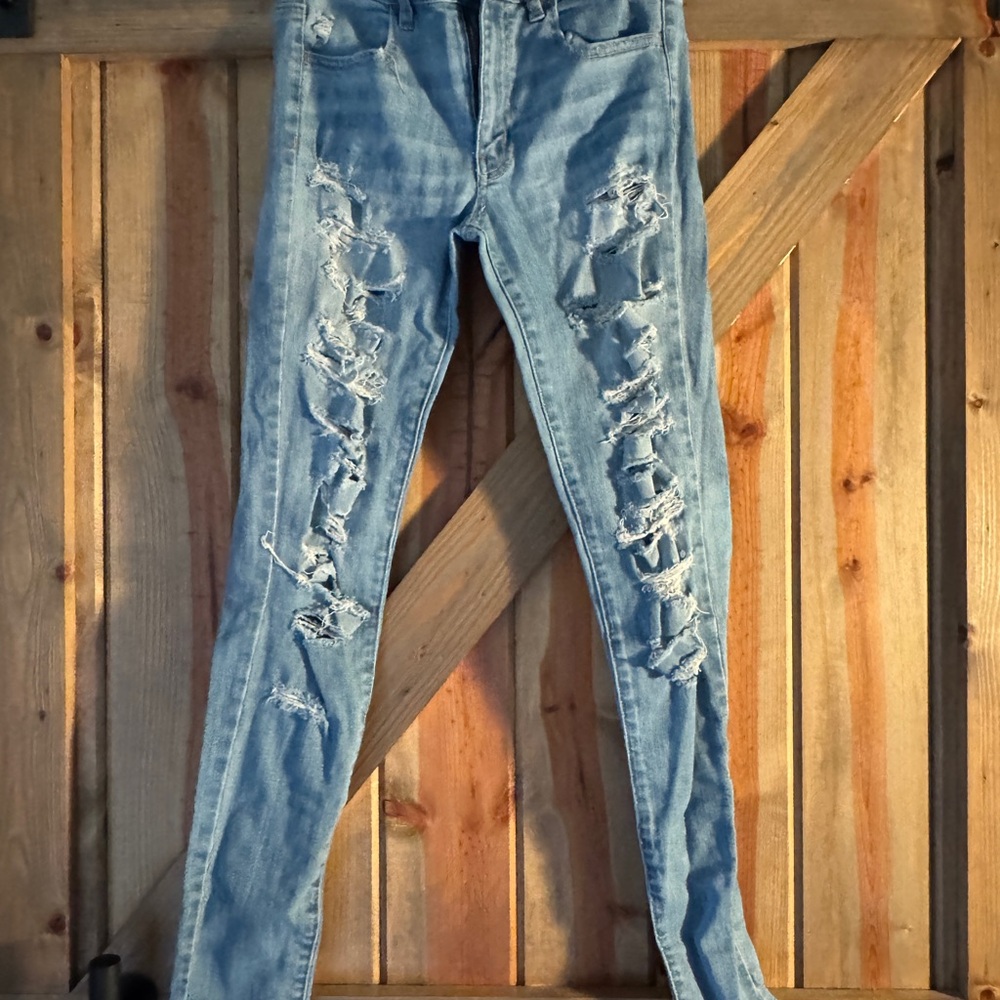 American Eagle Outfitters Light Blue Distressed Skinny Jeans